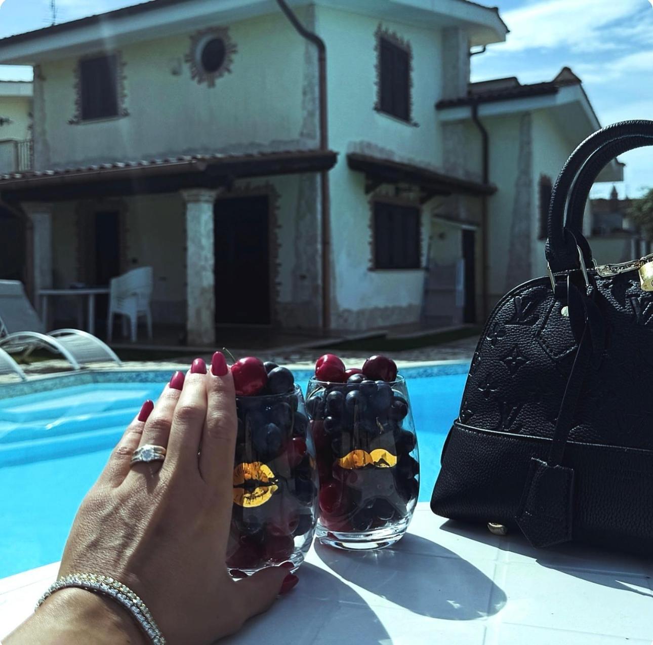 Gold House Luxury Anzio Villa Exterior photo
